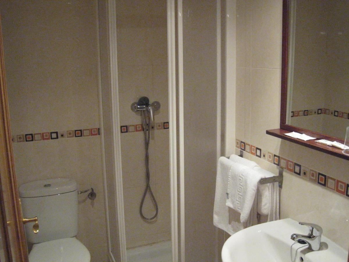 Hostal Alfajarin El Burgo de Ebro Номер фото